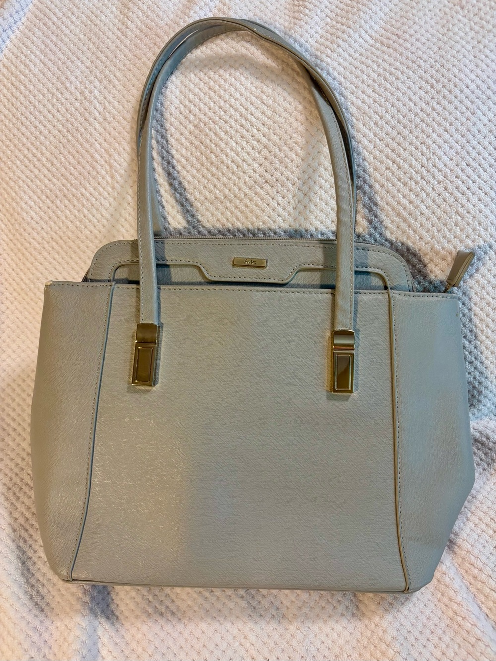 Classic Structured Bag in Light Gray -